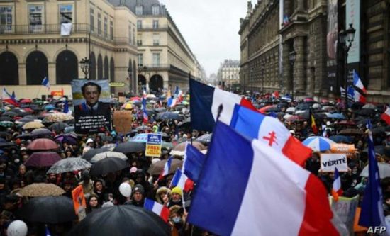 إصابة 108 شرطيين في احتجاجات "نظام التقاعد" بفرنسا