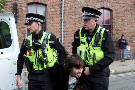 الشرطة اللندنية تعتقل رجلًا مسلّحًا قبل تتويج الملك تشارلز