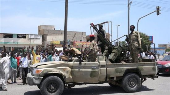 الجيش السوداني والدعم السريع يتبادلان الاتهامات بخرق الهدنة