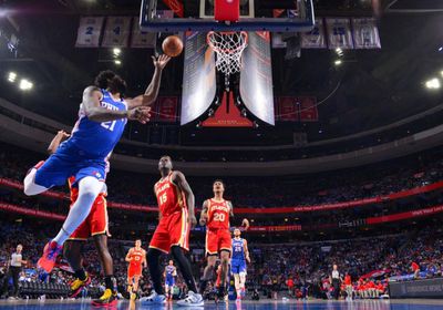 إمبيد يفوز بجائزة أفضل لاعب في الموسم بدوري السلة الأمريكي