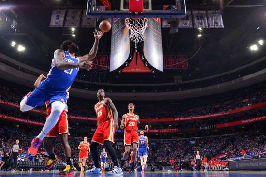 إمبيد يفوز بجائزة أفضل لاعب في الموسم بدوري السلة الأمريكي