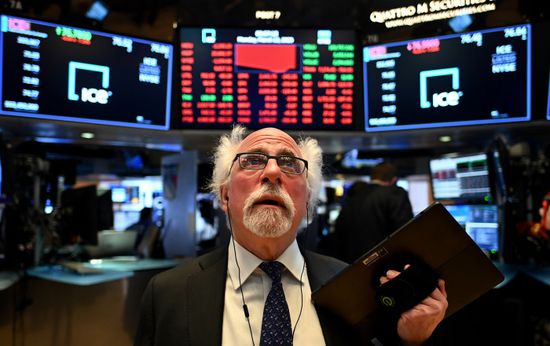 مؤشرات الأسهم الأمريكية تهبط في نهاية الجلسة