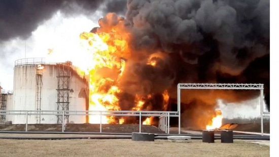 هجوم جديد بمسيرة يشعل حريقًا بمصفاة نفط روسية