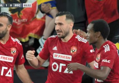 الأهلي يفوز على بيراميدز ويتوج بالسوبر المصري 2023