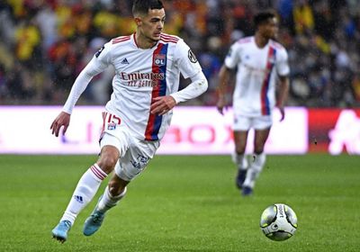 أولاس يترك رئاسة ليون بعد عقود في منصبه