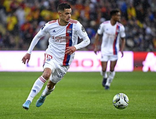 أولاس يترك رئاسة ليون بعد عقود في منصبه