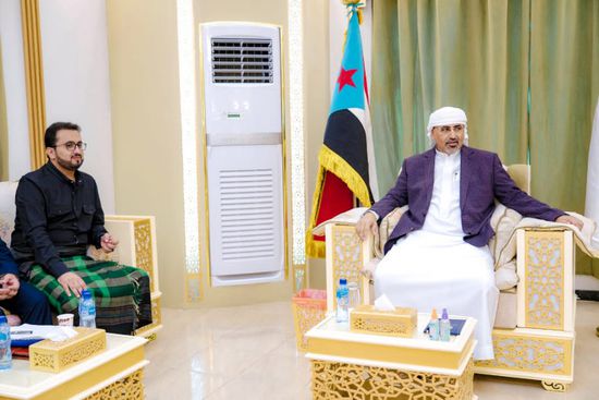 الرئيس الزُبيدي: أبناء شبوة حريصون على الاصطفاف الوطني