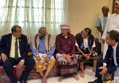 بن بريك يترأس وفد أبناء حضرموت بزيارة اللواء فيصل رجب