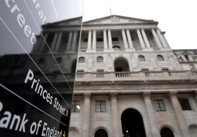 بنك انجلترا قد يرفع الفائدة إلى 5% لمواجهة التضخم