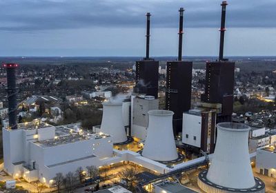 برلين تدرس تثبيت أسعار الكهرباء للصناعات الكبرى حتى 2030
