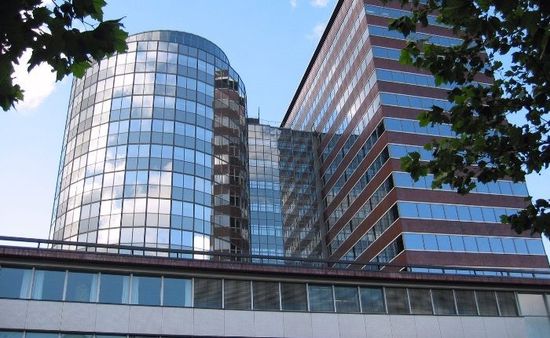 رئيس البنك المركزي الهولندي يدعو لمزيد من رفع الفائدة الأوروبية