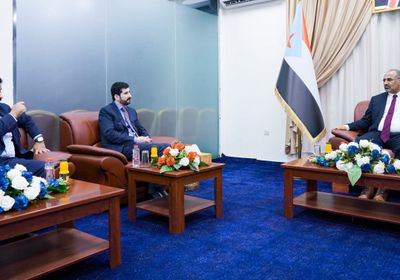 خلال استقباله محافظ صنعاء.. الرئيس الزُبيدي يطلع على الانتهاكات الحوثية