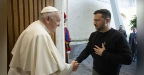 زيلينسكي يدعو البابا فرانسيس للانضمام لصيغة السلام الأوكرانية