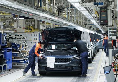 مدير جيلي يدافع عن استراتيجية الشركة للتوسع في روسيا