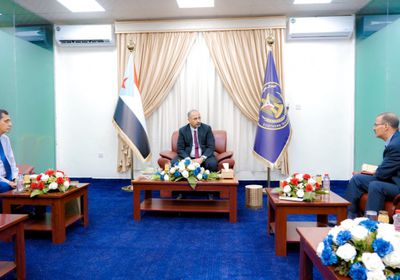 الرئيس الزُبيدي يثمن دور اتحاد أدباء الجنوب بتعزيز الهوية