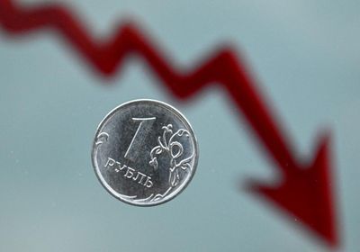 انخفاض الروبل الروسي أمام الدولار واليورو