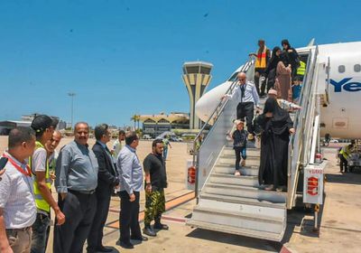 وصول الدفعة الثانية من العالقين بالسودان لمطار عدن