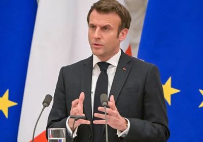 ماكرون يعلن استعداده لبدء تدريب الطيارين الأوكرانيين