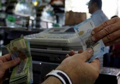 الدولار يعود للصعود بسوريا ويتخطى حاجز الـ9000 ليرة