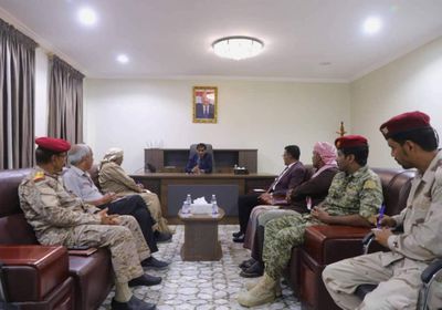 البحسني يطلع على سير عمل الأجهزة الأمنية والعسكرية