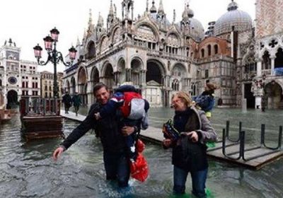 مقتل شخصين وإجلاء الآلاف بعد اجتياح فيضانات إيطاليا