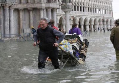 ارتفاع عدد ضحايا الفيضانات في إيطاليا إلى 8 قتلى