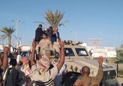 حضرموت ترحب بالرئيس عيدروس.. الجماهير تحتفي بزيارة القائد