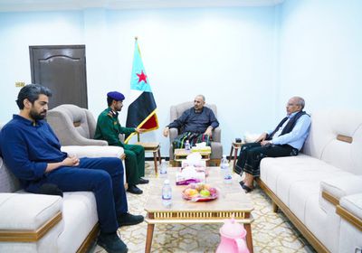 الرئيس الزُبيدي يؤكد دعمه لتطوير كلية الشرطة العسكرية بحضرموت