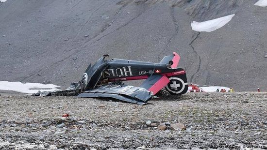 مقتل ثلاثة إثر تحطم طائرة في سويسرا