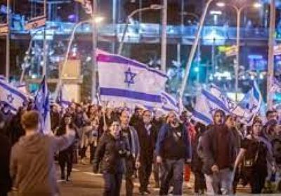 آلاف الإسرائيليين يعودون للشوارع احتجاجًا على "الإصلاح القضائي"