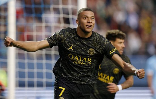 باريس سان جيرمان يقترب من التتويج بالدوري الفرنسي