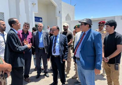 وزير النقل: خطط لتسيير رحلات جوية بين مطاري الريان والقاهرة