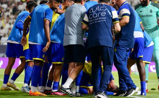 رونالدو يسجد عقب تسجيله هدفًا بشباك الشباب