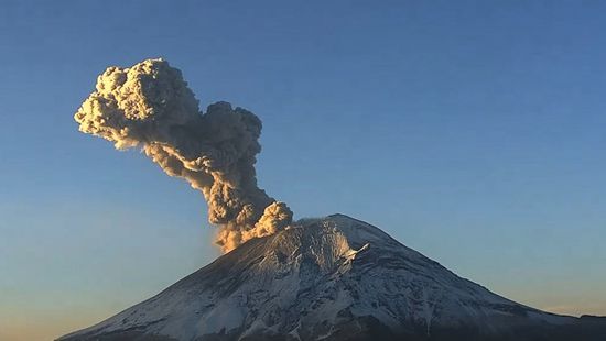 السلطات المكسيكية تواصل مراقبة نشاط بركان بوبوكاتيبيتل