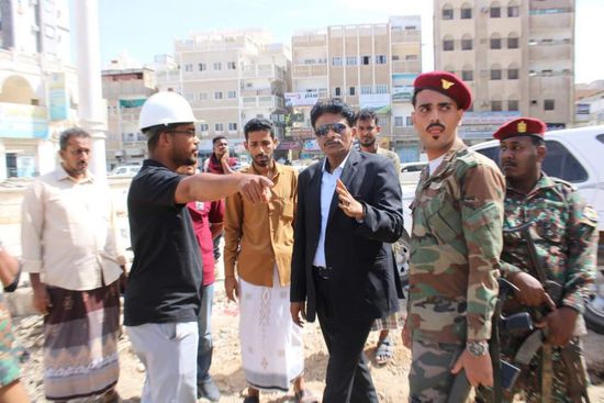 مأمور المكلا يتفقد معدلات إنجاز المشاريع التعليمية بالمديرية