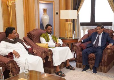 البحسني يناقش سبل تحسين الخدمات في حضرموت