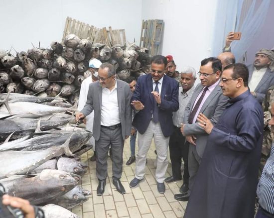 بقدرة 100 طن يوميا.. وزير الزراعة يتفقد مصنع الوطنية لتعليب الأسماك