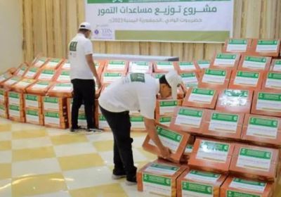 توزيع 3000 كرتون تمور في العبر وسيئون