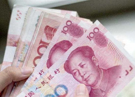 الين يهبط إلى أدنى مستوى في شهر مقابل الدولار