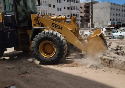 إزالة أساسات بناء عشوائية وأكشاك مستحدثة في المنصورة