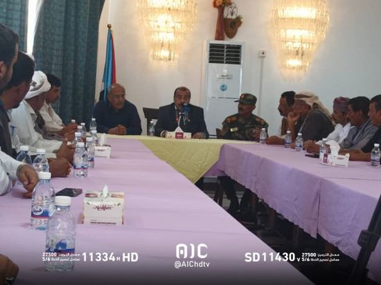 بن بريك يلتقي وفد قبائل نهد بالمكلا