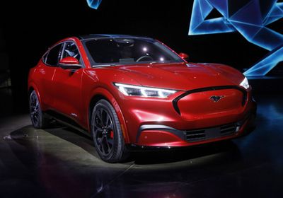 تسلا تفتح شبكة شواحنها السريعة لسيارات فورد الكهربائية