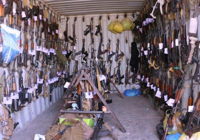 قوات دفاع شبوة تواصل حملة منع حيازة السلاح بعتق