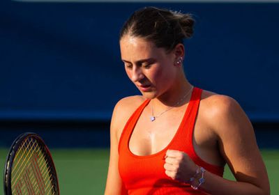 الأوكرانية كوستيوك ترفض مصافحة سبالينكا