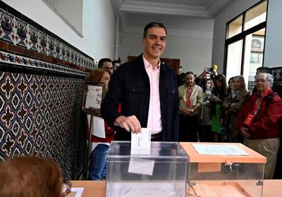 بيدرو سانشيز أمام اختبار بانتخابات بلدية في إسبانيا