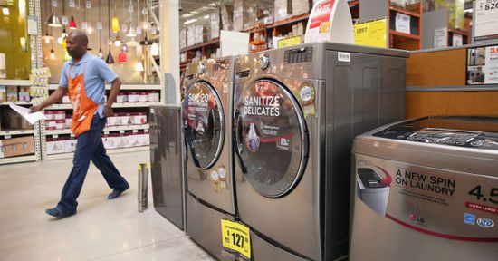 طلبيات السلع المعمرة تتجاوز التوقعات في الولايات المتحدة