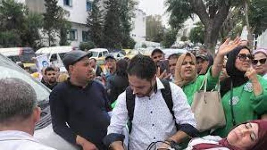 بدء إضراب عاملين بالقطاع الصحي في تونس