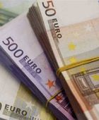اليورو يسجل ارتفاعا طفيفا في تعاملات اليوم بمصر
