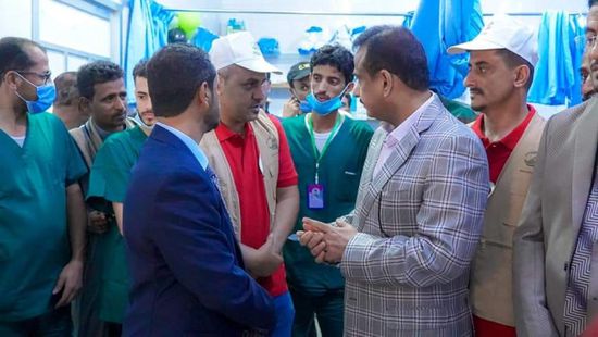 محافظ شبوة يتفقد التجهيزات الإماراتية للمستشفى العام