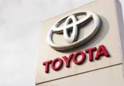 تويوتا ترفع مبيعاتها العالمية بدعم من السيارات الهجينة